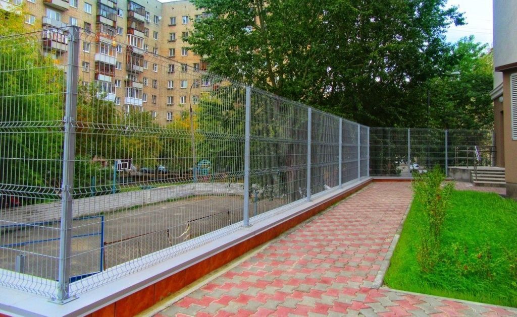 Ограждение придомовой территории 931282ece5fb5e8a8bfdbf579582a5d9.jpg
